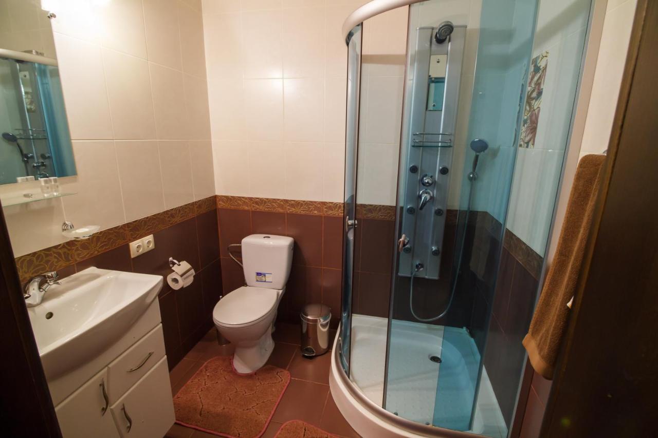 Hotel on Khmelnytskogo 8 Kharkiv Eksteriør bilde