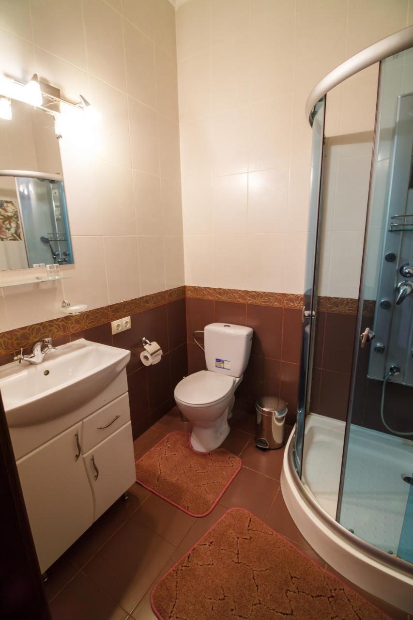 Hotel on Khmelnytskogo 8 Kharkiv Eksteriør bilde