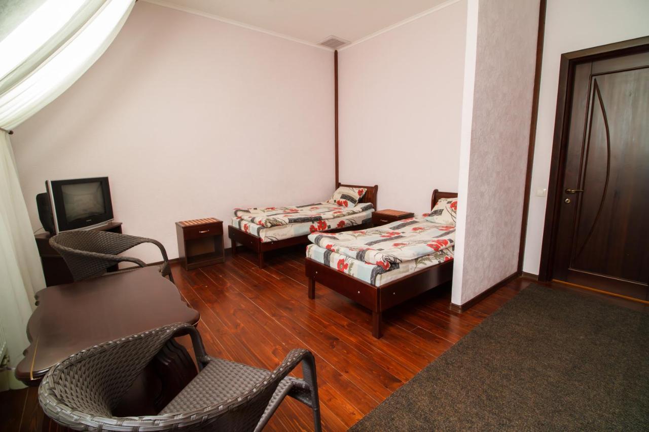 Hotel on Khmelnytskogo 8 Kharkiv Eksteriør bilde